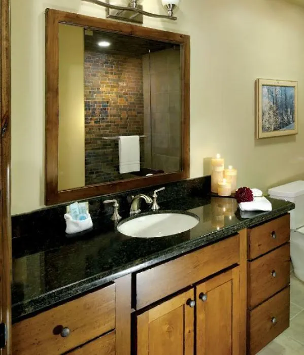 Innsbruck Aspen Deluxe Two-Bedroom Suite 1 W/ Hot Tub, Centrally Located-1